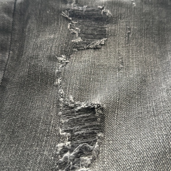 H&M Skinny Black Distressed Wash Jeans, 31x30 - Picture 2 of 2
